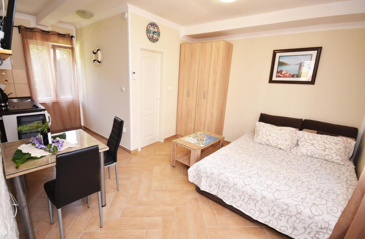 Vila Kula 1830 Apartments Herceg Novi Exteriér fotografie